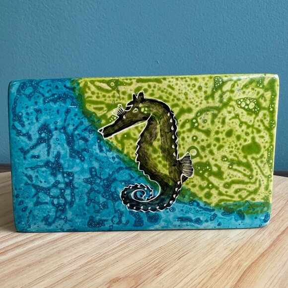 Vintage Hand-Carved Seahorse Soapstone Trinket Jewelry Box Blue Yellow Green - Picture 7 of 9